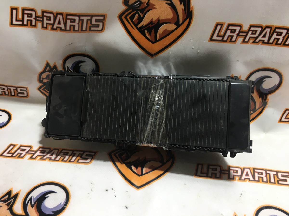 FHM500032XXX Подстаканник центральной консоли Range Rover Sport L320 (2005-2013) Б/У